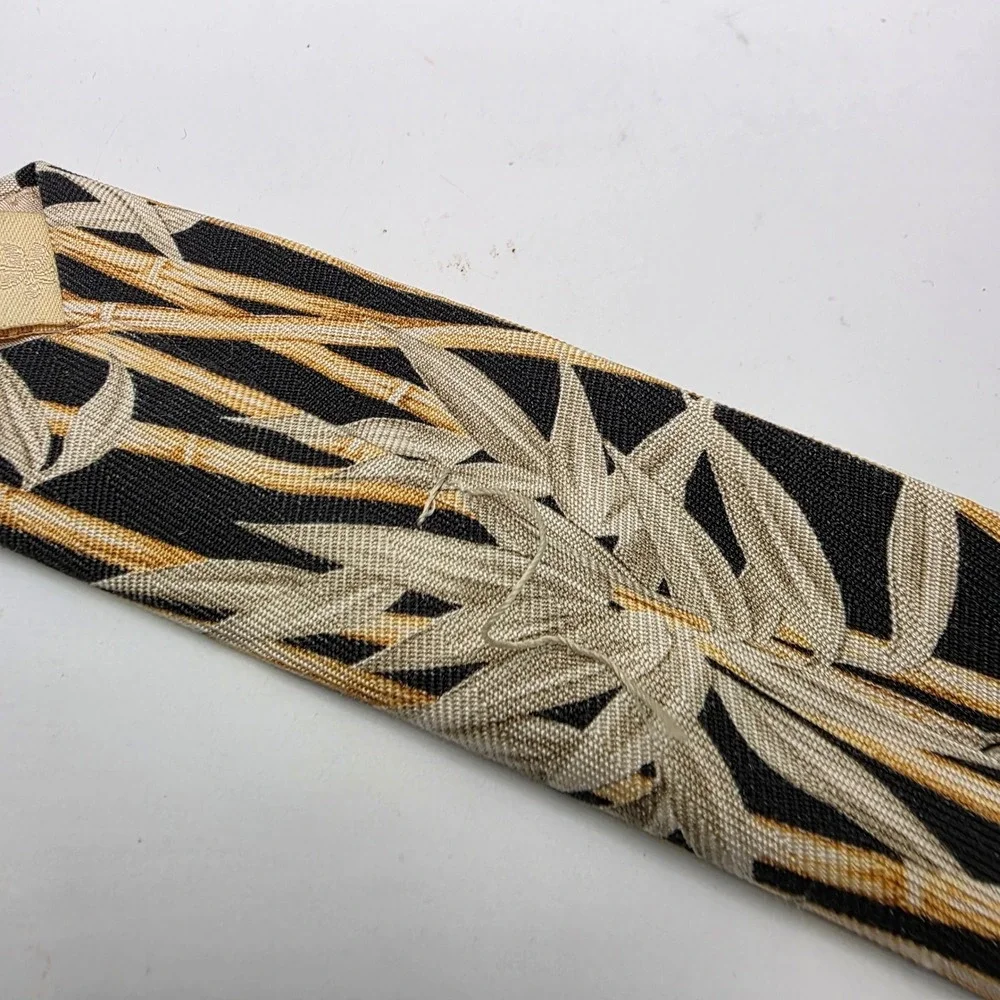 Tommy Bahama Mens Silk Necktie Black Tan Gold Bamboo Tropical Made in USA